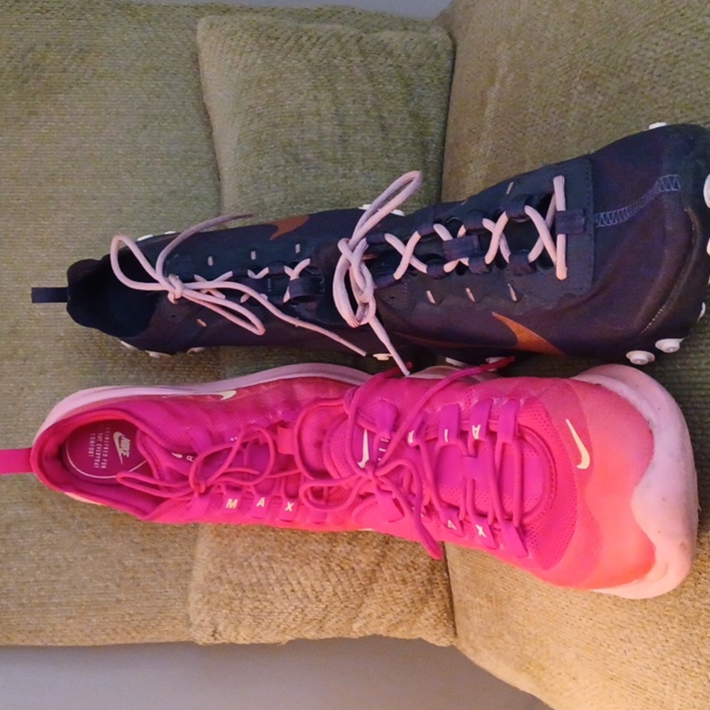2 PAIR WOMENS NIKE 9.5M